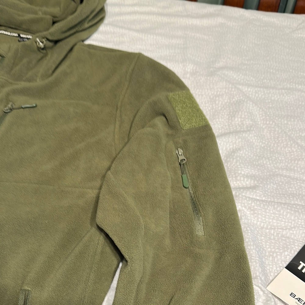 Baerskin TrueSweat Olive Green Hoodie - Picture 7 of 15
